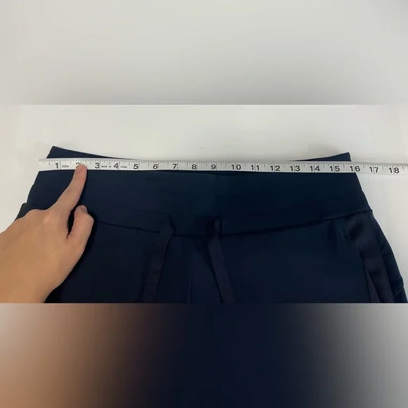 Athleta Metro Downtown Shorts - Picture 5 of 11